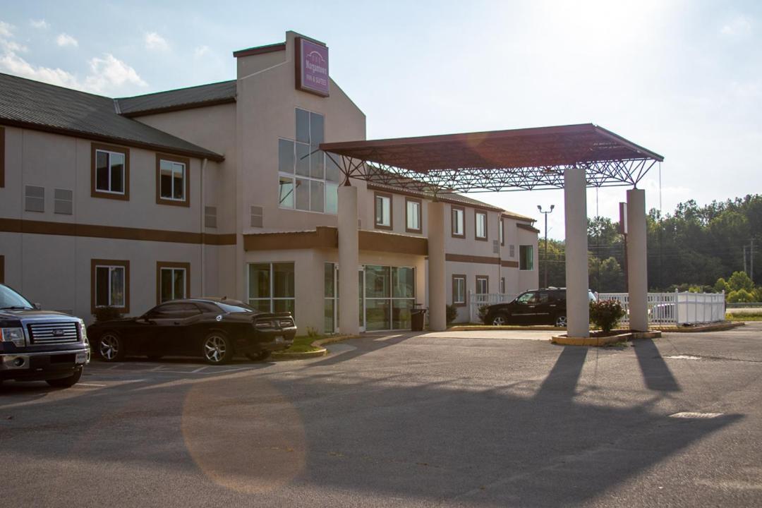 Morgantown Inn & Suites Exterior photo
